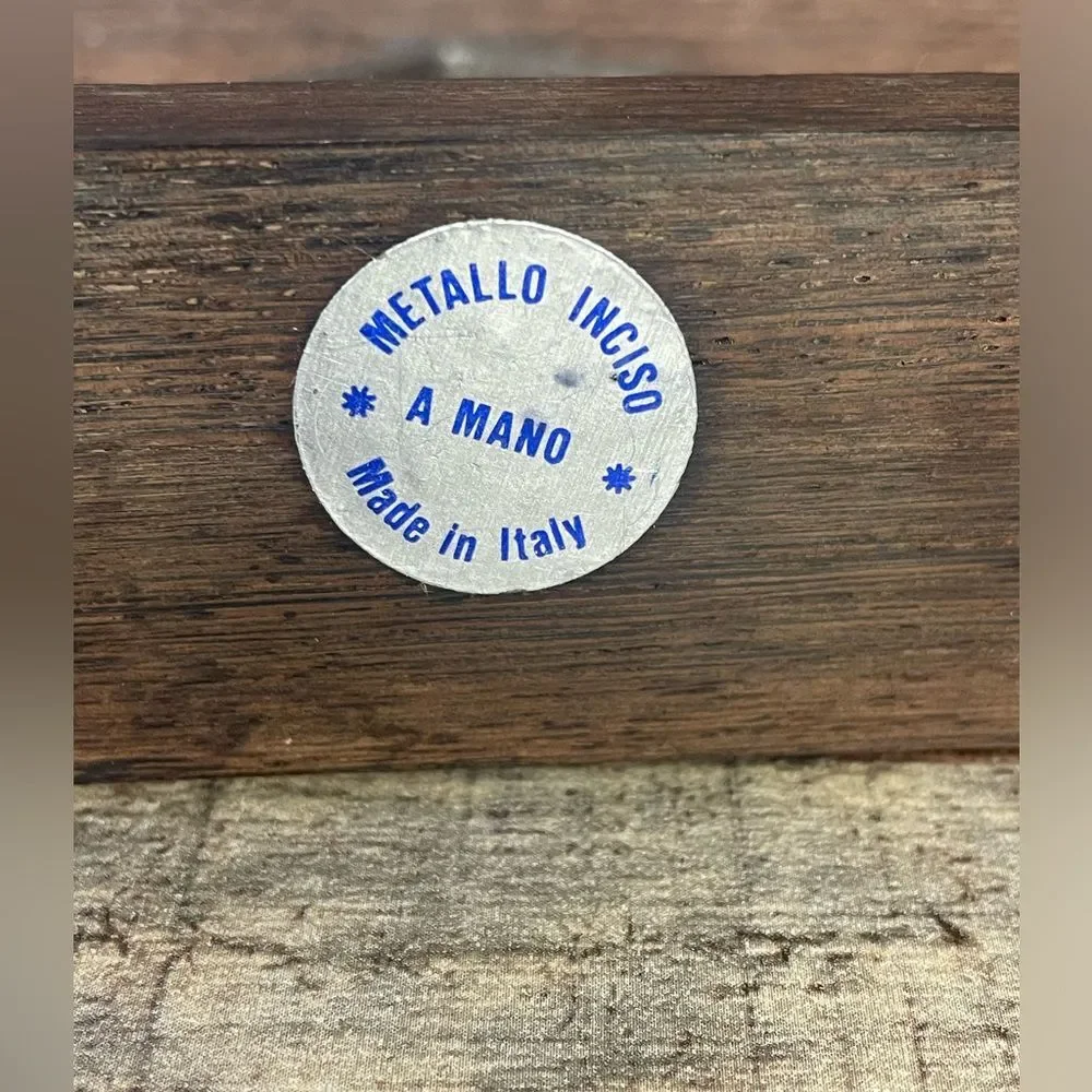 Metallo Inciso Metal Manger Made In Italy Christmas Wood Base